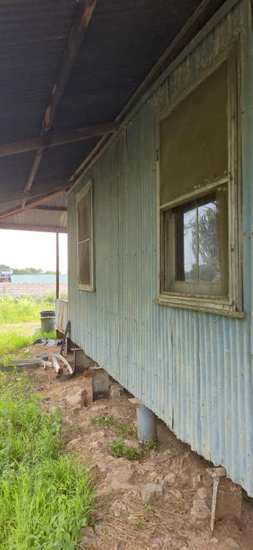corrugated-iron-walls